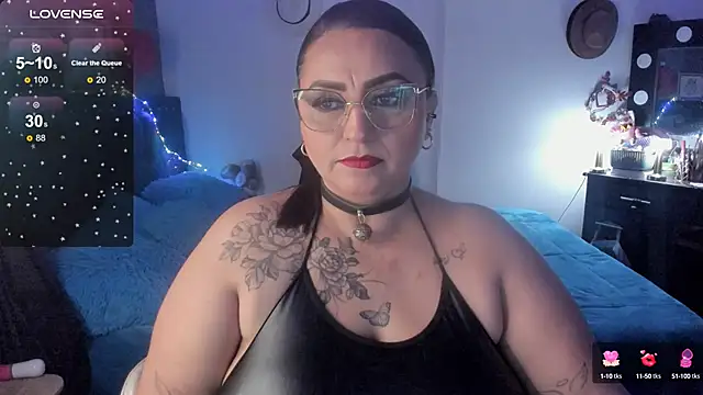 Snapshot of Ivonnee__ chatting on 02.04.25 Ivonnee online show from 02.04.25