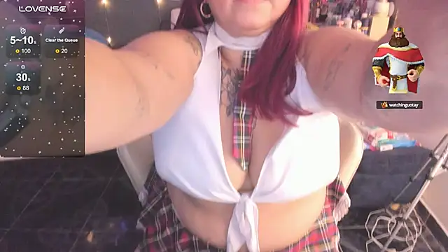 Snapshot of Ivonnee__ chatting on 02.21.25 Ivonnee online show from 02.21.25