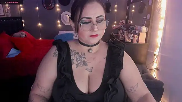 Snapshot of Ivonnee__ chatting on 03.02.25 Ivonnee online show from 03.02.25