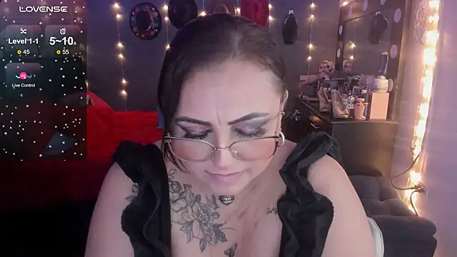 Snapshot of Ivonnee__ chatting on 03.02.25 Ivonnee online show from 03.02.25