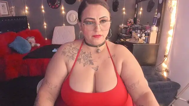 Snapshot of Ivonnee__ chatting on 03.14.25 Ivonnee online show from 03.14.25