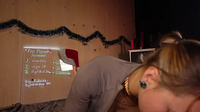 Snapshot of Izzy_Inked chatting on 11.13.25 Izzy Inked online show from 11.13.25