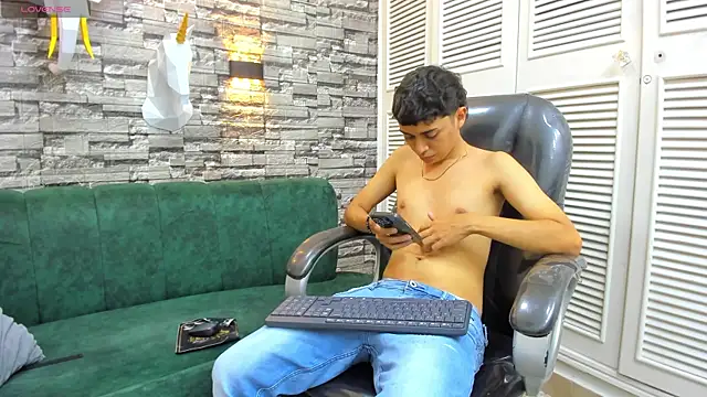 DamiBright online show from 11.04.25