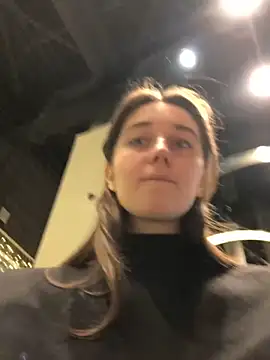 UnaMiuMiu online show from 01.13.25