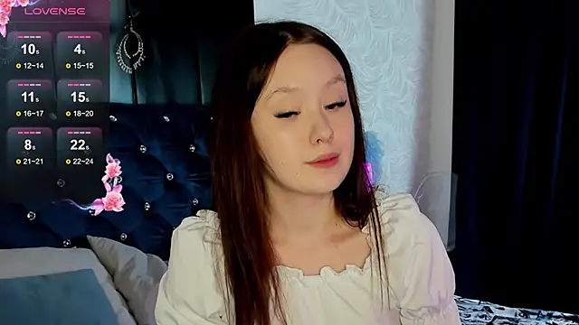 MiriaamWhite online show from 12.05.24