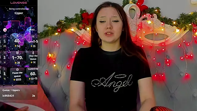 MiriaamWhite online show from 12.25.24
