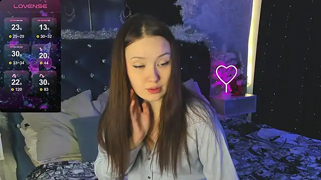 MiriaamWhite online show from 01.06.25
