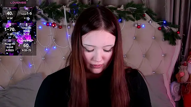 MiriaamWhite online show from 01.08.25