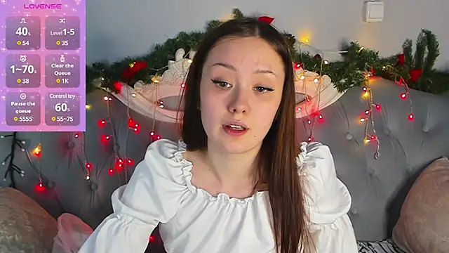 MiriaamWhite online show from 01.12.25