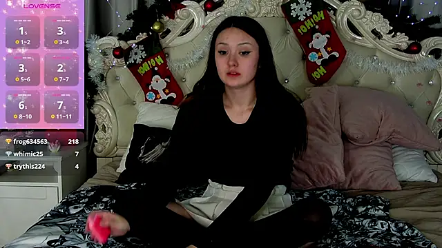MiriaamWhite online show from 01.16.25