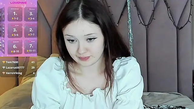 MiriaamWhite online show from 01.19.25