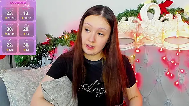 MiriaamWhite online show from 01.20.25