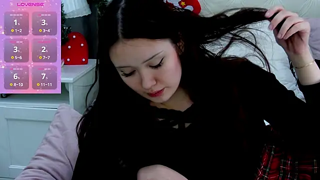 MiriaamWhite online show from 01.21.25