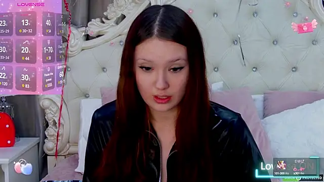 MiriaamWhite online show from 02.28.25