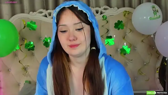MiriaamWhite online show from 03.14.25
