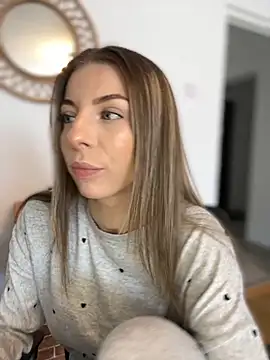 Mia Ethan online show from 10.21.25