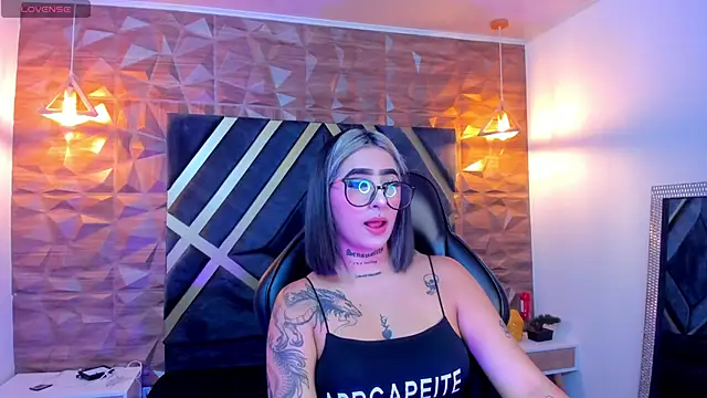 Snapshot of Alahia_Dangelo chatting on 10.07.25 Alahia Dangelo online show from 10.07.25