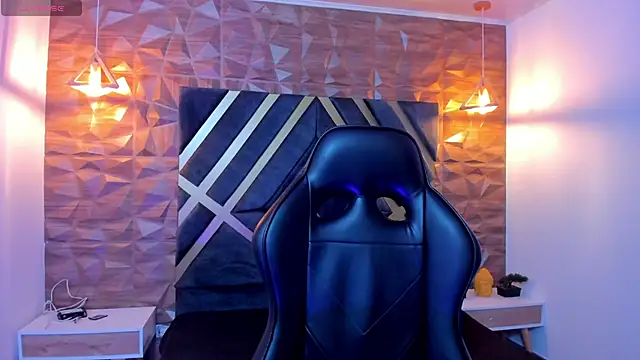 Snapshot of Alahia_Dangelo chatting on 10.11.25 Alahia Dangelo online show from 10.11.25