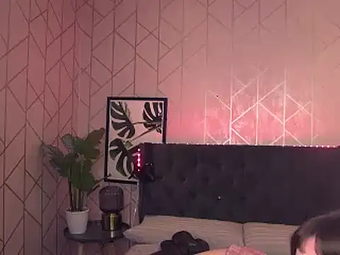 ValentinaBouxBabestation online show from 12.15.24