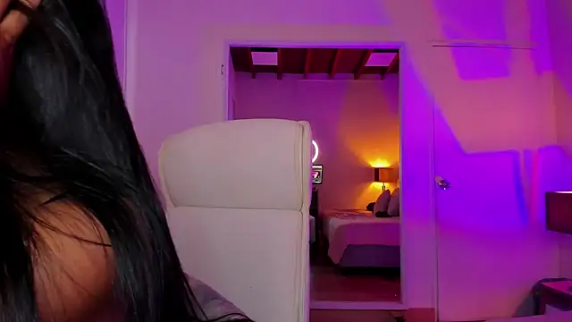 Snapshot of DaniRousse chatting on 12.14.24 DaniRousse online show from 12.14.24