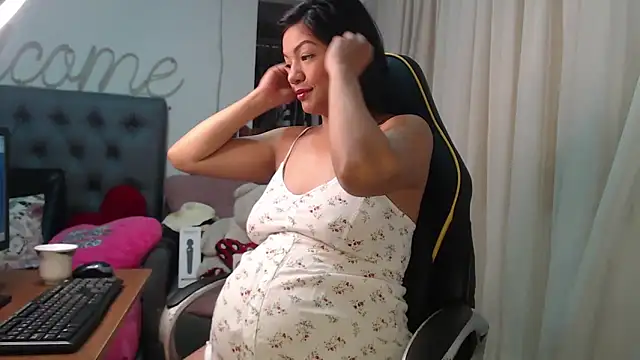 Snapshot of Horny_mami12 chatting on 02.10.25 Horny mami12 online show from 02.10.25
