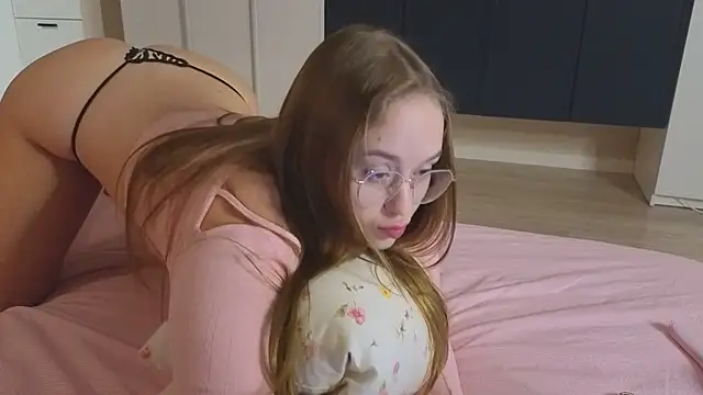 endlesssoffi online show from 12.01.25