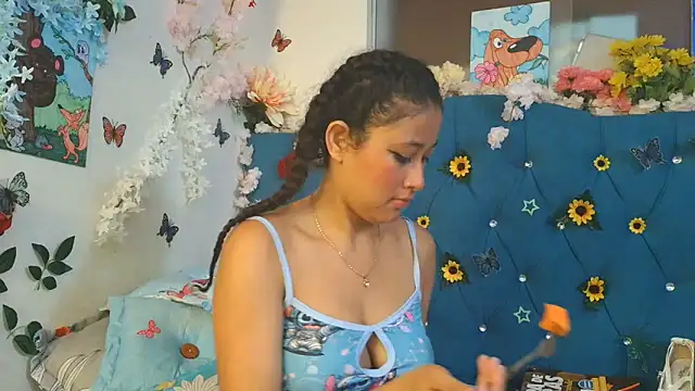 Snapshot of Milkdulce1 chatting on 05.26.26 Milkdulce1 online show from 05.26.26