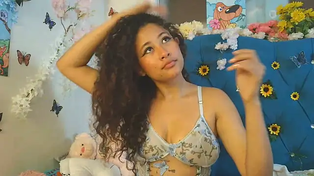 Snapshot of Milkdulce1 chatting on 05.28.26 Milkdulce1 online show from 05.28.26