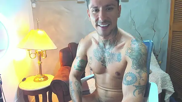 Snapshot of Dylanstonne chatting on 01.07.25 Dylanstonne online show from 01.07.25