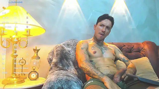 Snapshot of Dylanstonne chatting on 01.17.25 Dylanstonne online show from 01.17.25