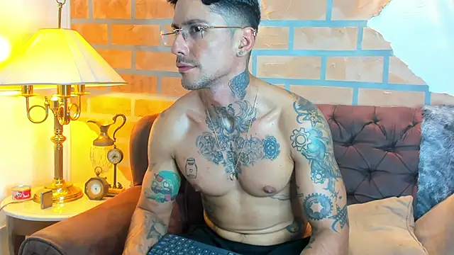 Snapshot of Dylanstonne chatting on 01.29.25 Dylanstonne online show from 01.29.25