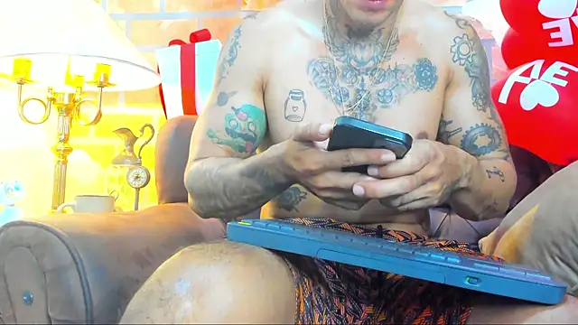 Snapshot of Dylanstonne chatting on 02.09.25 Dylanstonne online show from 02.09.25