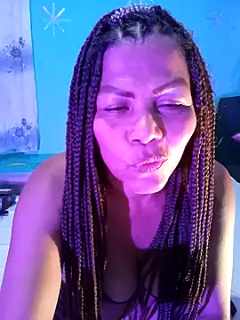 Snapshot of dulcesilvana10 chatting on 12.19.24 dulcesilvana10 online show from 12.19.24