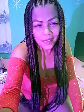 Snapshot of dulcesilvana10 chatting on 12.31.24 dulcesilvana10 online show from 12.31.24