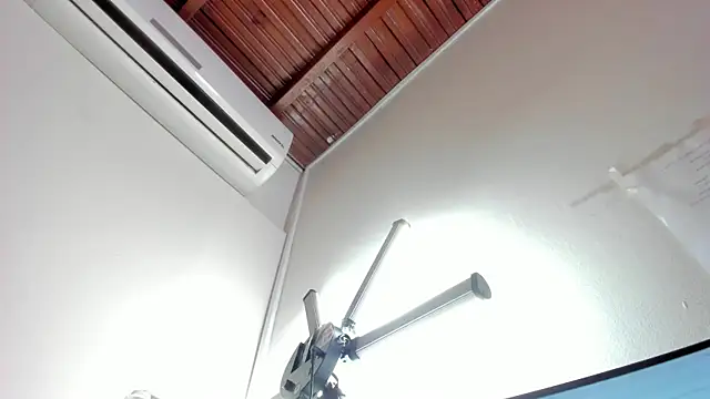 Aleja arango1 online show from 10.15.25