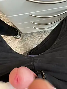 Snapshot of kareem0010 chatting on 02.21.25 kareem0010 online show from 02.21.25