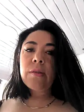 Bella fournier online show from 12.04.25