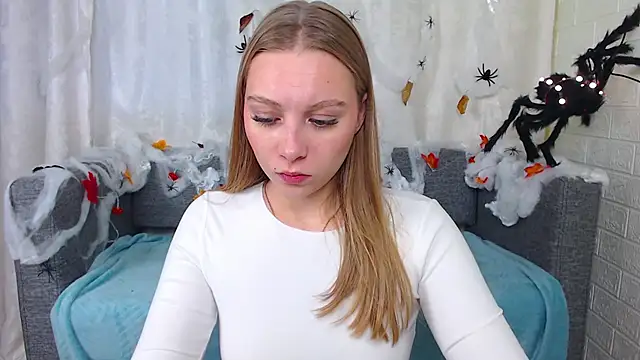 bellaa love  online show from 10.13.25