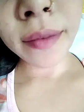 Snapshot of Anki-doll chatting on 09.25.25 Anki-doll online show from 09.25.25