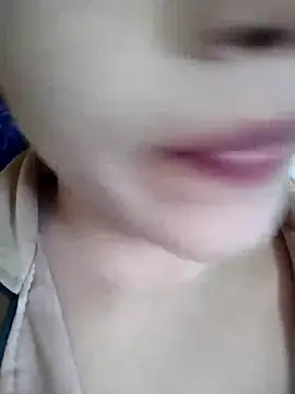 Snapshot of Anki-doll chatting on 10.05.25 Anki-doll online show from 10.05.25