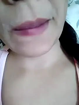 Snapshot of Anki-doll chatting on 10.11.25 Anki-doll online show from 10.11.25