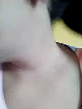 Snapshot of Anki-doll chatting on 10.13.25 Anki-doll online show from 10.13.25