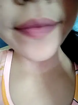 Snapshot of Anki-doll chatting on 10.18.25 Anki-doll online show from 10.18.25