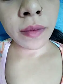 Snapshot of Anki-doll chatting on 10.21.25 Anki-doll online show from 10.21.25