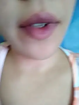 Snapshot of Anki-doll chatting on 10.25.25 Anki-doll online show from 10.25.25