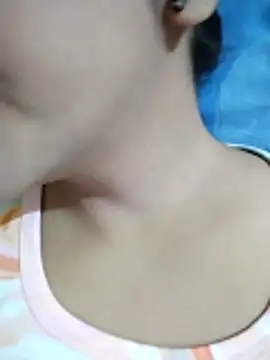 Snapshot of Anki-doll chatting on 10.29.25 Anki-doll online show from 10.29.25