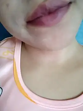 Snapshot of Anki-doll chatting on 11.05.25 Anki-doll online show from 11.05.25