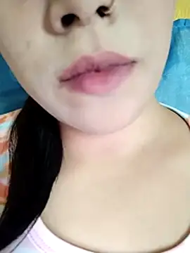 Snapshot of Anki-doll chatting on 11.06.25 Anki-doll online show from 11.06.25