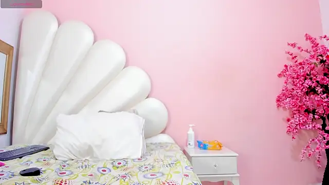 Snapshot of Ally_Parkeer_ chatting on 01.08.25 Ally Parkeer online show from 01.08.25