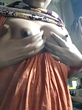 Snapshot of yoursweety09 chatting on 01.11.25 yoursweety09 online show from 01.11.25